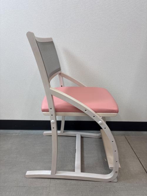 karimoku (カリモク) デスクチェア XT2401 344 ピンク×ホワイト