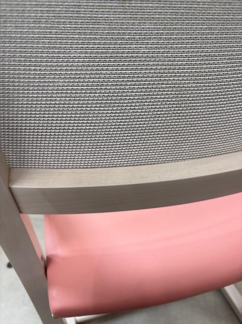 karimoku (カリモク) デスクチェア XT2401 344 ピンク×ホワイト