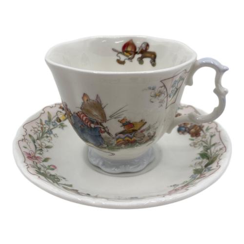 ROYAL DOULTON (ロイヤルドルトン) カップ&ソーサー ブランブリーヘッジバースデー