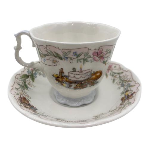ROYAL DOULTON (ロイヤルドルトン) カップ&ソーサー ブランブリーヘッジバースデー