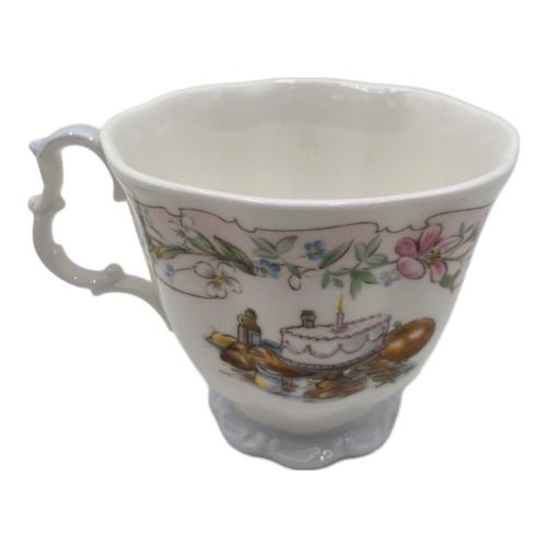 ROYAL DOULTON (ロイヤルドルトン) カップ&ソーサー ブランブリーヘッジバースデー