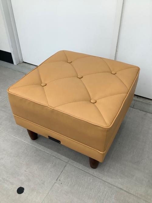 カリモク60 (カリモクロクマル) オットマン 332 キャメル