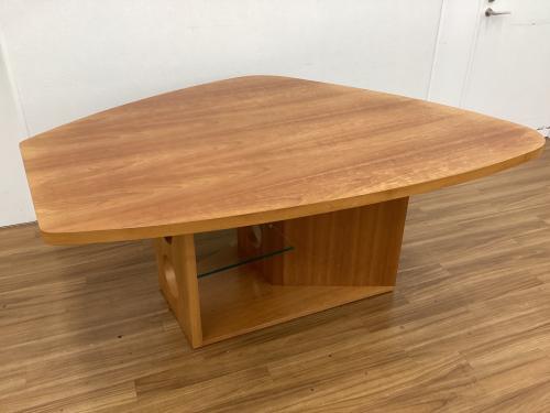 TECTA (テクタ) ダイニングテーブル 変形天板 M21 チェリー材突板