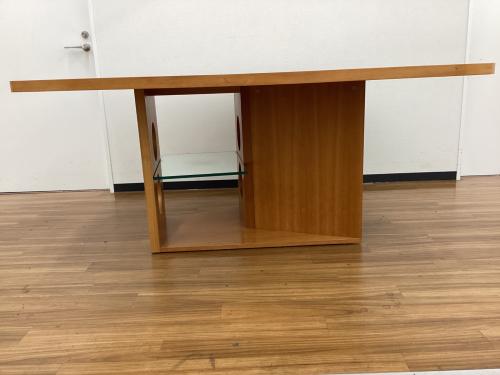 TECTA (テクタ) ダイニングテーブル 変形天板 M21 チェリー材突板