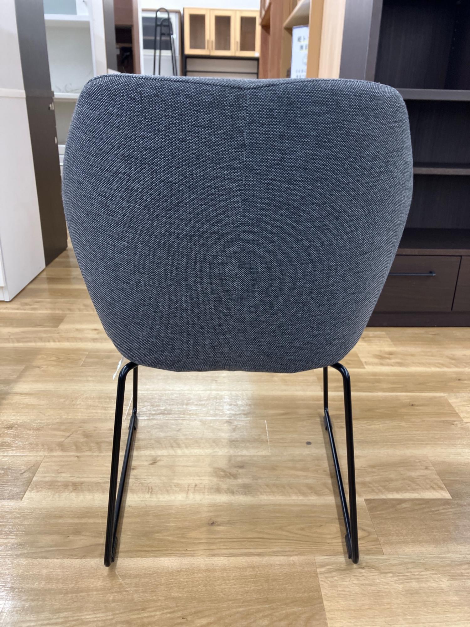 TOSSBERG トッスベルグ チェア, メタル ブラック/グンナレド