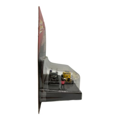 JOHNNY LIGHTNING (ジョニーライトニング) RACING ON PARADISE ROAD ミニカー