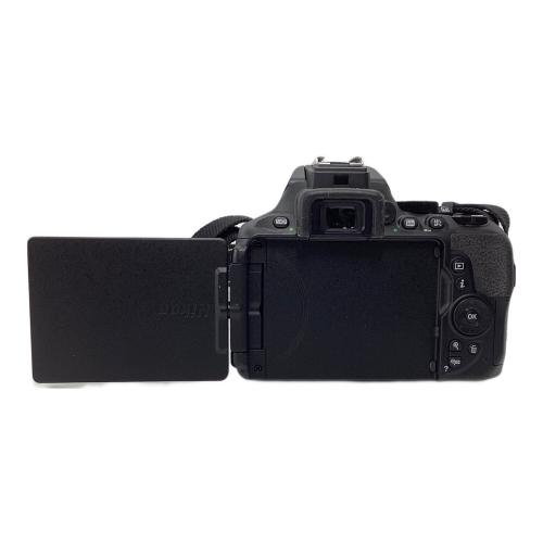 Nikon (ニコン) 一眼レフカメラ D5600 レンズキズ有