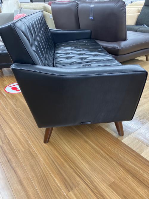 カリモク60 (カリモクロクマル) 3人掛けソファー 93 ブラック ロビーチェア：U36213BDK オットマン：X36206BDK