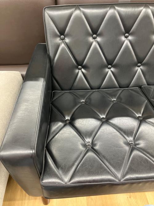 カリモク60 (カリモクロクマル) 3人掛けソファー 93 ブラック ロビーチェア：U36213BDK オットマン：X36206BDK