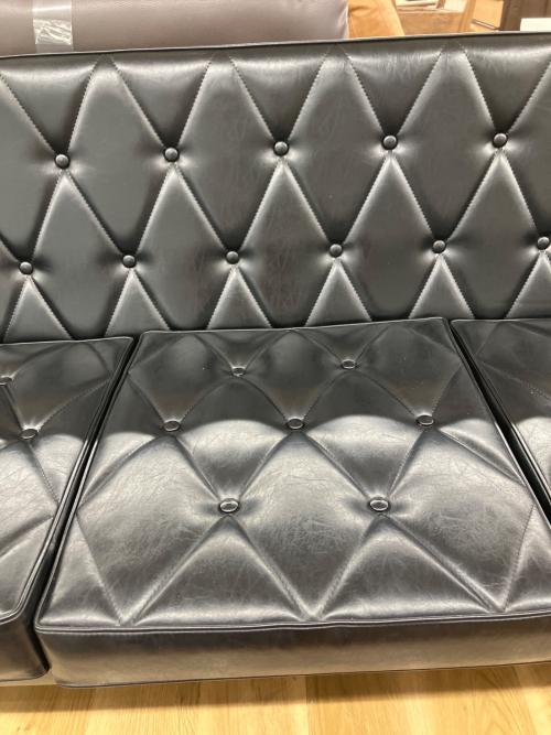 カリモク60 (カリモクロクマル) 3人掛けソファー 93 ブラック ロビーチェア：U36213BDK オットマン：X36206BDK