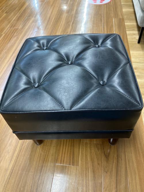 カリモク60 (カリモクロクマル) 3人掛けソファー 93 ブラック ロビーチェア：U36213BDK オットマン：X36206BDK