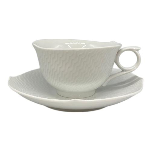 Meissen (マイセン) カップ&ソーサー 波の戯れホワイト