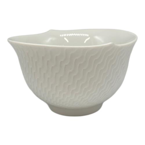 Meissen (マイセン) カップ&ソーサー 波の戯れホワイト