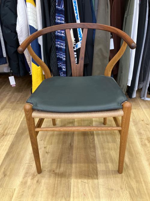 Carl Hansen&Son (カールハンセンアンドサン) ウィッシュボーンチェア レザーパット付 2024年限定品 CH24   ＠ 237 ナチュラル×ブラウン