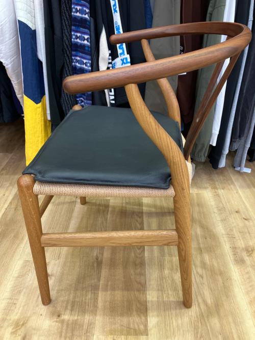 Carl Hansen&Son (カールハンセンアンドサン) ウィッシュボーンチェア レザーパット付 2024年限定品 CH24   ＠ 237 ナチュラル×ブラウン