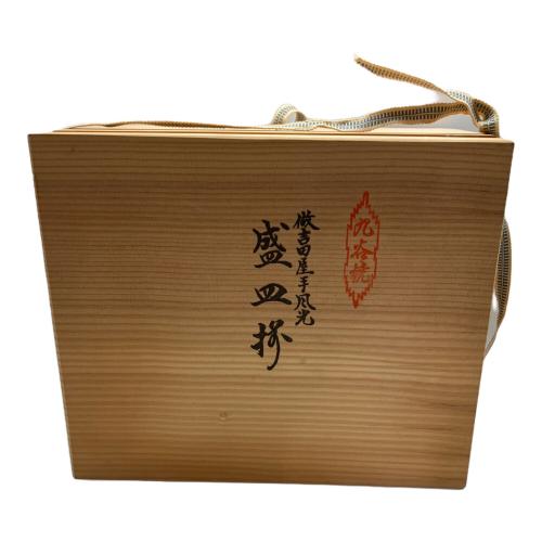 九谷焼 (クタニヤキ) 盛皿揃え 做𠮷田屋手 風光