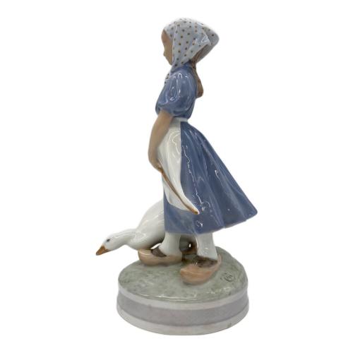 2001年 ロイヤルコペンハーゲン 少女 小鳥フィギュリン 2001年 ロイヤルコペンハーゲン 少女 小鳥フィギュリン - メルカリ
