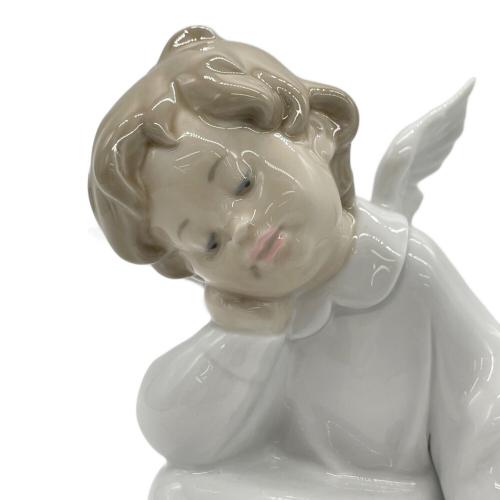 LLADRO (リヤドロ) フィギュリン 『天使の考ごと』