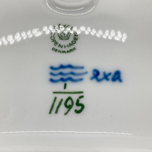 ROYAL COPENHAGEN (ロイヤル・コペンハーゲン) プレート ブルーフルーテッド・フルレース