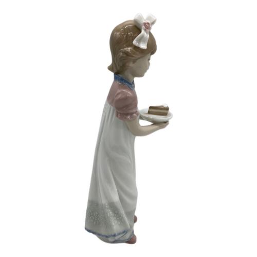 LLADRO (リヤドロ) フィギュリン ハッピーバースデイ