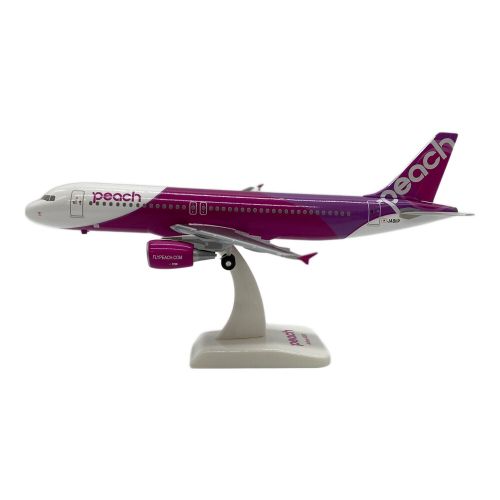 1/200 A320-200 ピーチ・アビエーション JA811P