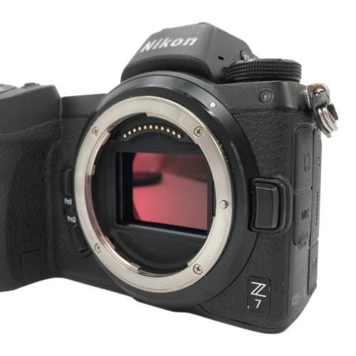 Nikon (ニコン) ミラーレス一眼カメラ ※ボディのみ 底面キズ有 Z7 4689万画素 Li-ionリチャージャブルバッテリー 1/8000～30秒 2014053