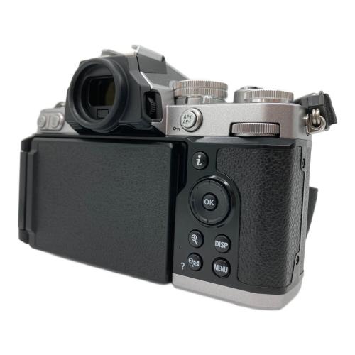 Nikon デジタル一眼レフ単焦点レンズキット