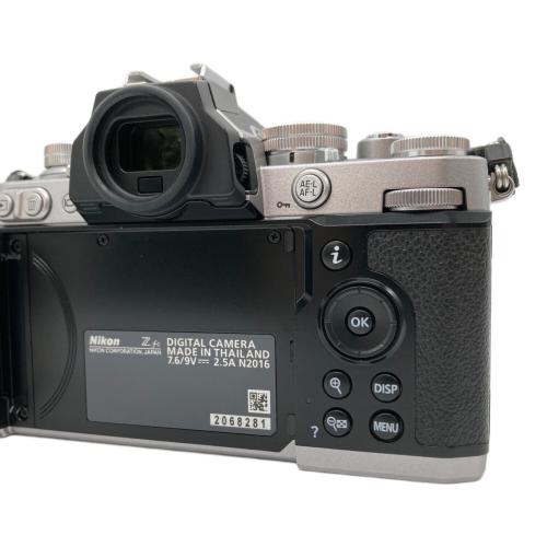Nikon デジタル一眼レフ単焦点レンズキット