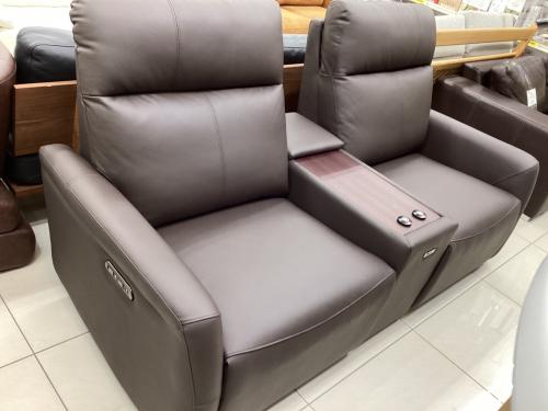 2人掛け電動リクライニングソファー　センターユニット付　ブラウン
