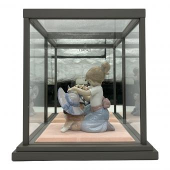 LLADRO (リヤドロ) おめかししようね フィギュリン