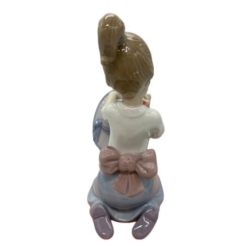 LLADRO (リヤドロ) おめかししようね フィギュリン