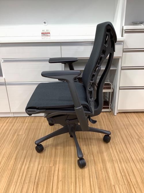 Herman Miller (ハーマンミラー) エンボディチェア CN122AWAAG1G1C71HA04 グラファイトベース ブラック グラファイトベース/スタンダードハイト