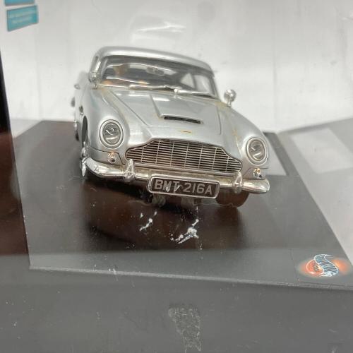 CARRERA (カレラ) ゴールドフィンガーアストンマーチン モデルカー 1/32 キズ有