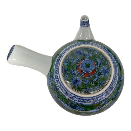 源右衛門窯 (ゲンエモンガマ) 染錦緑彩唐草文 茶器