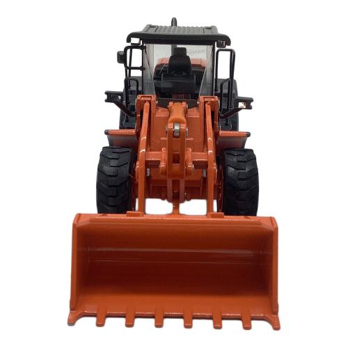 1/50 HITACHI ZW220