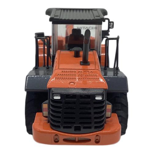 1/50 HITACHI ZW220