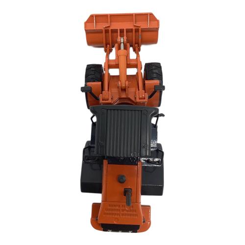 1/50 HITACHI ZW220