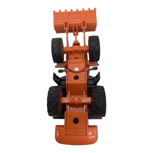 1/50 HITACHI ZW220