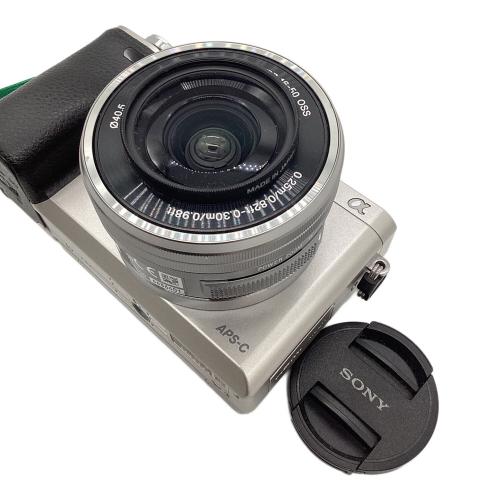 SONY ミラーレス一眼カメラ レンズ:E 55-210mm F4.5-6.3 OSS SEL55210 シャッター数:1,586枚