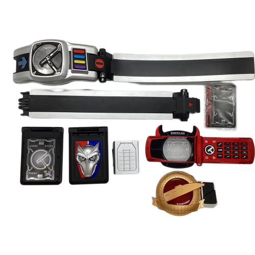 仮面ライダー電王 (カメンライダーデンオウ) 仮面ライダー ベルト一部ハガレ有 COMPLETE SELECTION MODIFICATION DEN-O BELT & K-TAROS 動作確認済み