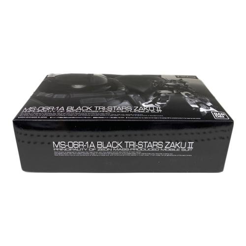 BANDAI (バンダイ) RG 1/144 MS-06R-1A 黒い三連星専用ザクⅡ ガンプラ