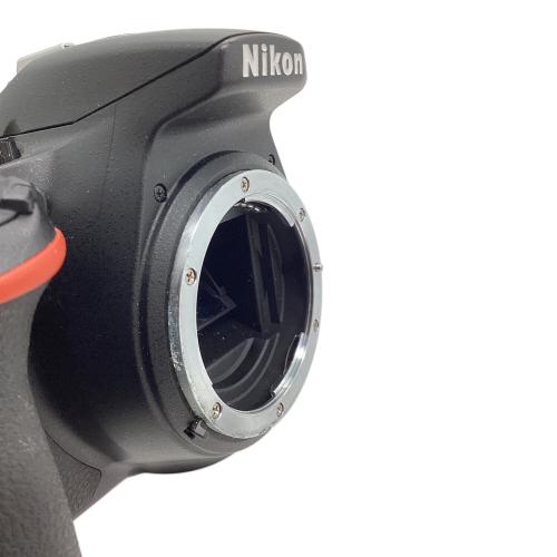 Nikon (ニコン) デジタル一眼レフカメラ D5500