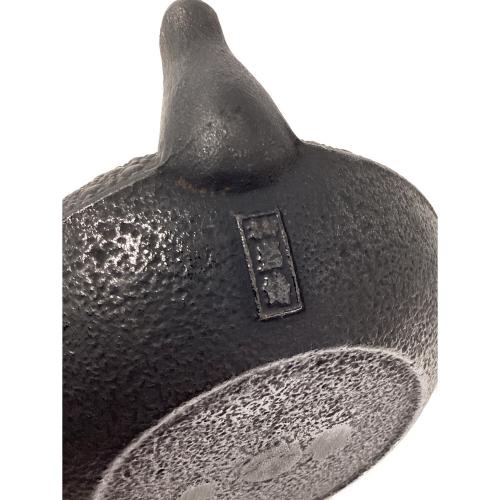 南部鉄器 (ナンブテッキ) 鉄瓶 鍋敷付 岩鋳