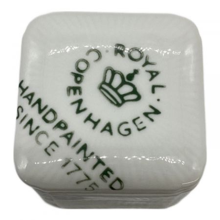 ROYAL COPENHAGEN (ロイヤル・コペンハーゲン) 小物入れ フルーテッド