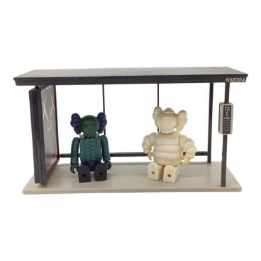 KAWS(カウズ)Original Fake（オリジナルフェイク） CAT TEETH BANK 貯金箱 2007年製ベタツキ有  箱ヤケ有｜トレファクONLINE