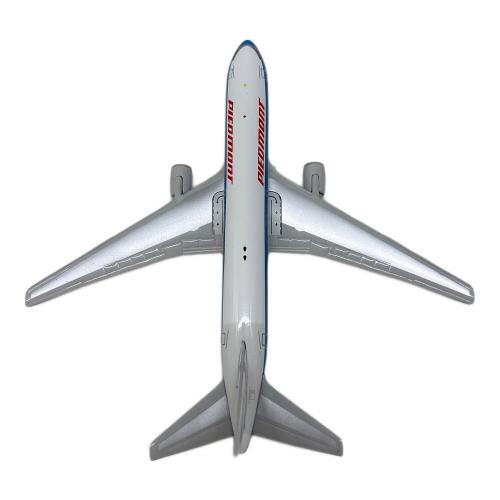 PIEOMONT 模型 767-200