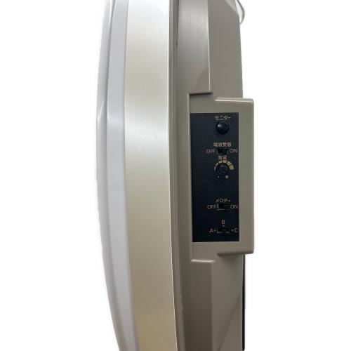 small world (スモールワールド) 掛時計 4MN553RH03