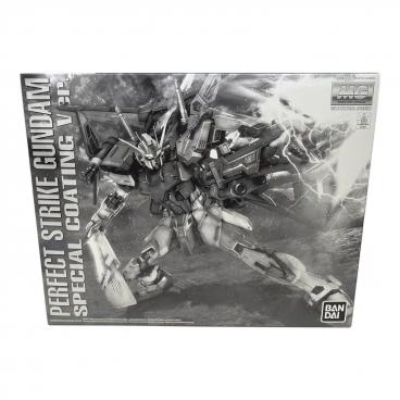 GUNDAM (ガンダム) ZIPPO 2000年製 anniversary MODEL｜トレファクONLINE