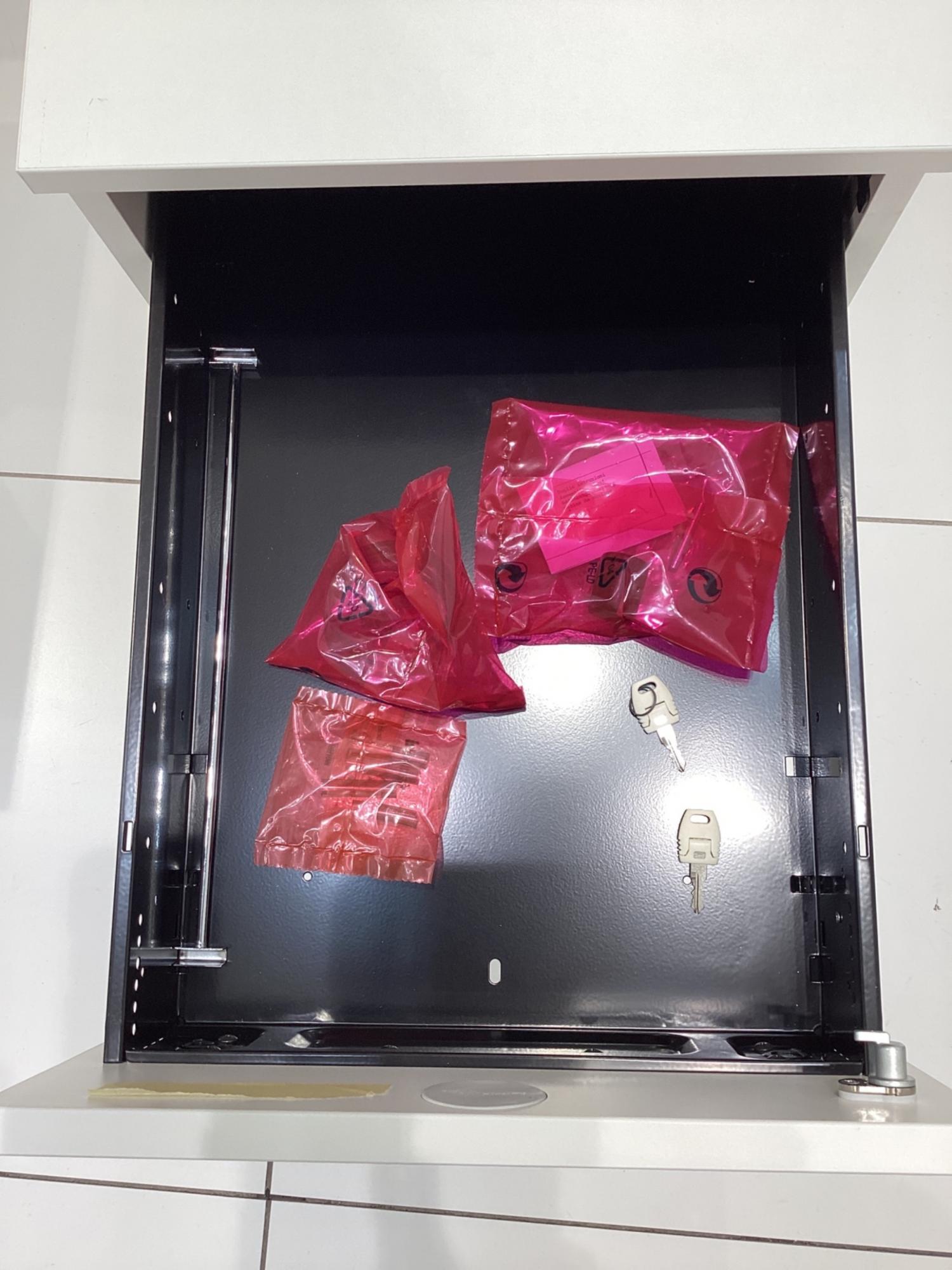 fantoni (ファントーニ) サイドワゴン ホワイト 鍵付 ④