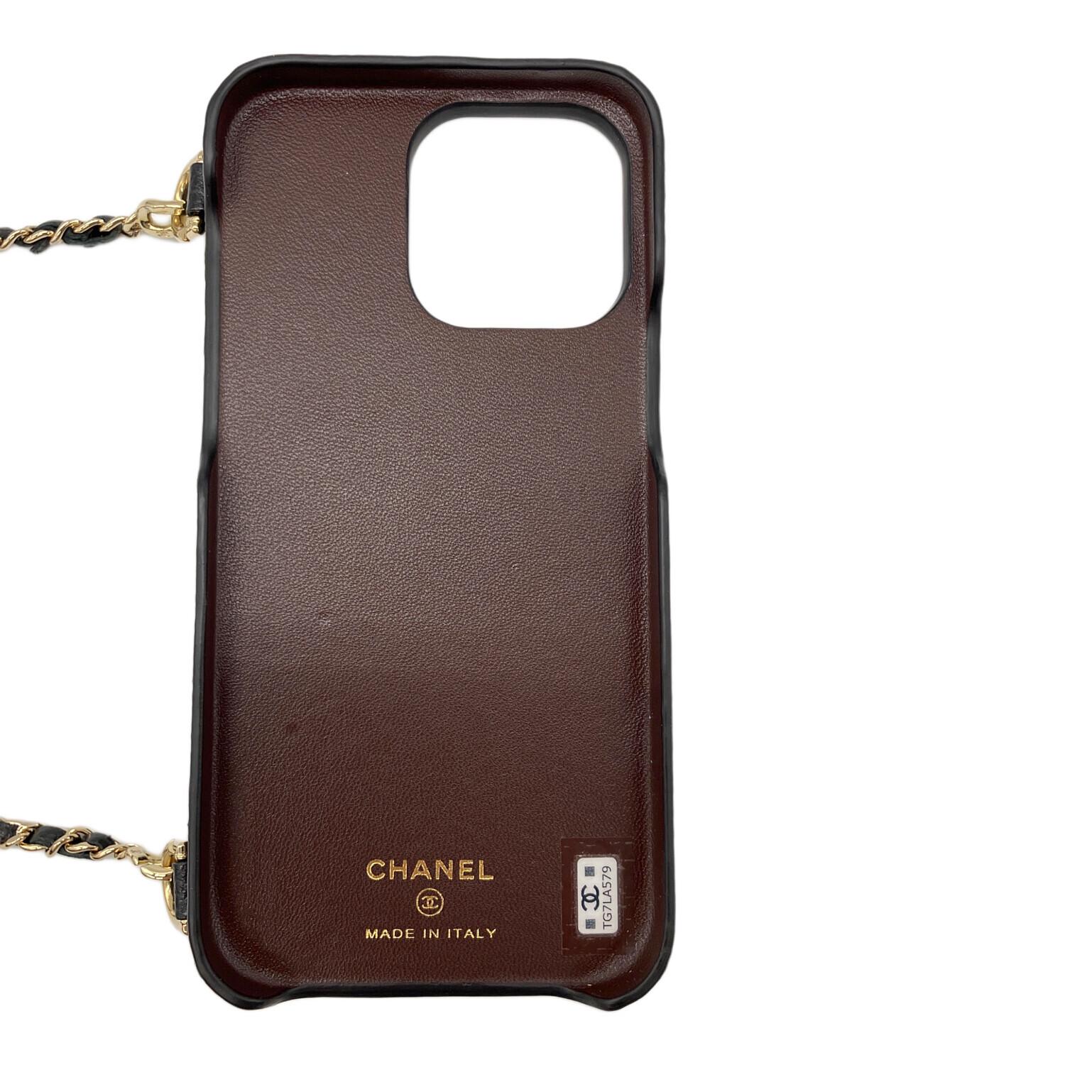 CHANEL (シャネル) チェーンショルダースマホケース マトラッセ @ Π